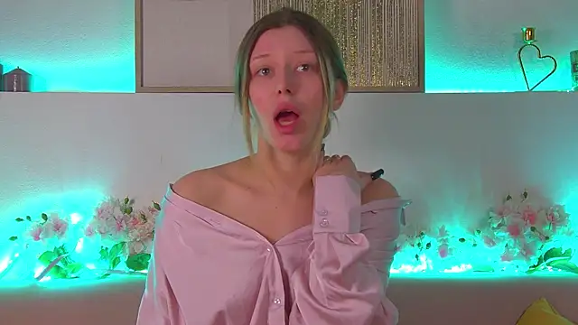 LiliaBianka online show from February 18, 2025, 6:37 am