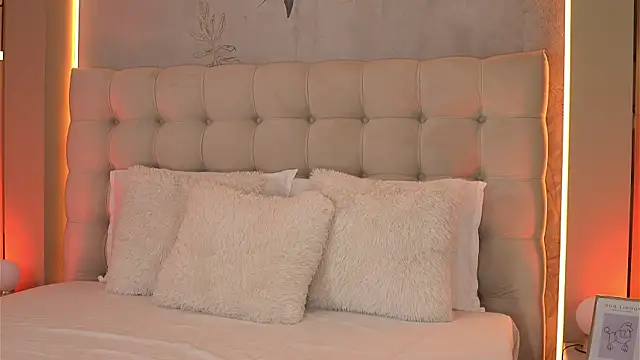 CarolinePrescott online show from July 28, 2026, 6:20 pm