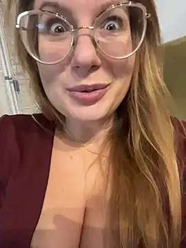 Vanilladreams online show from December 14, 2025, 11:53 pm