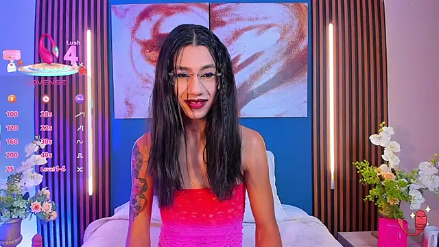 sofiaa grey  online show from September 25, 2025, 1:15 pm