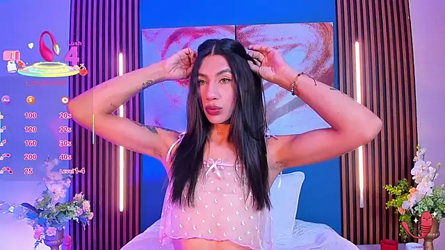 sofiaa grey  online show from October 3, 2025, 1:19 pm