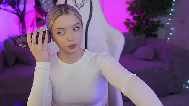 Cassy-Celestial  online show from February 16, 2025, 3:47 am