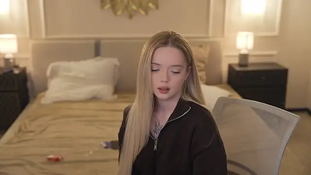 Cassy-Celestial  online show from November 10, 2025, 9:08 am