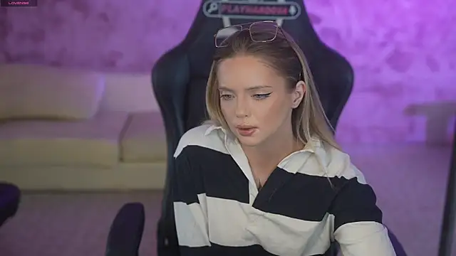 Snapshot of Cassy-Celestial_ chatting on May 12, 2026, 7:05 am Cassy-Celestial online show from May 12, 2026, 7:05 am