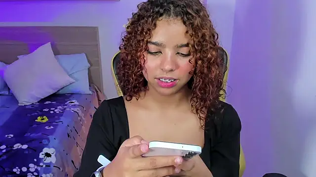 aurora rodriguez online show from January 8, 2025, 4:00 pm