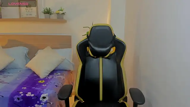 aurora rodriguez online show from January 15, 2025, 12:25 pm