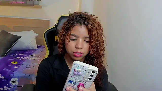 aurora rodriguez online show from February 1, 2025, 3:18 pm