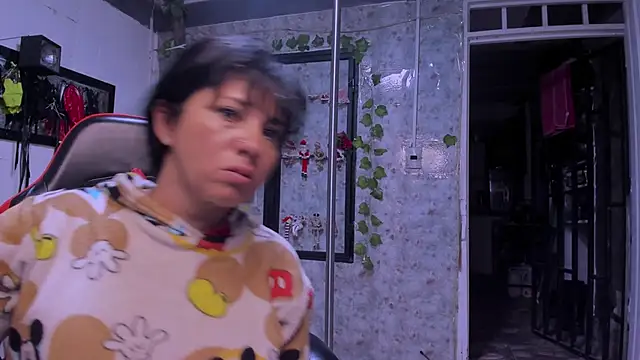 Snapshot of Erlinda-engel chatting on January 7, 2025, 11:37 am Erlinda-engel online show from January 7, 2025, 11:37 am