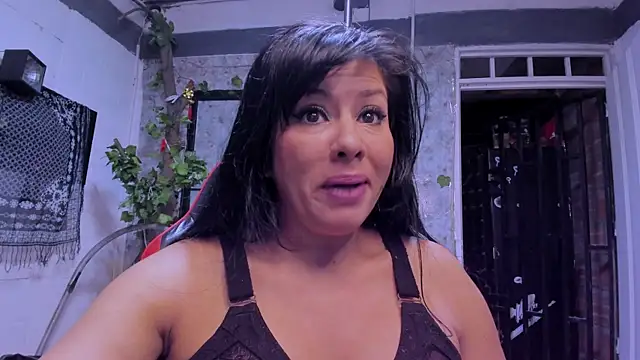 Snapshot of Erlinda-engel chatting on January 22, 2025, 11:56 am Erlinda-engel online show from January 22, 2025, 11:56 am