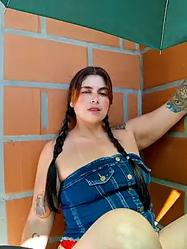 Juliietha servas online show from January 22, 2025, 6:52 pm