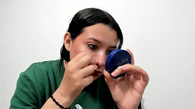 cami-01 online show from November 22, 2025, 8:30 pm