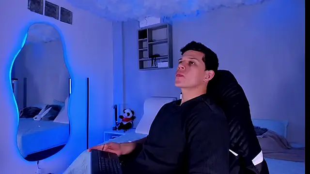 MarcoSullivan online show from November 24, 2025, 1:44 pm