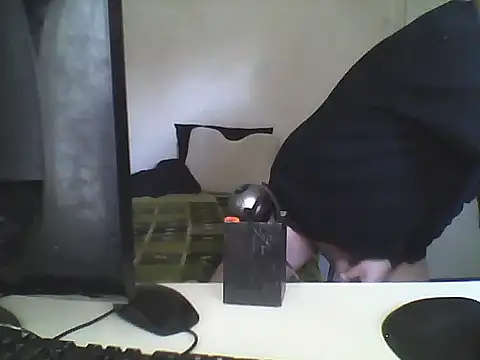 oopsxx online show from February 17, 2025, 2:37 pm