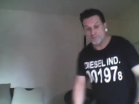 oopsxx online show from February 19, 2025, 2:34 pm