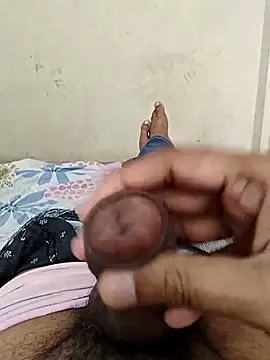 Snapshot of AUNTY1984 chatting on October 7, 2025, 6:43 am AUNTY1984 online show from October 7, 2025, 6:43 am