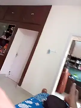 Snapshot of AUNTY1984 chatting on April 15, 2026, 8:32 am AUNTY1984 online show from April 15, 2026, 8:32 am