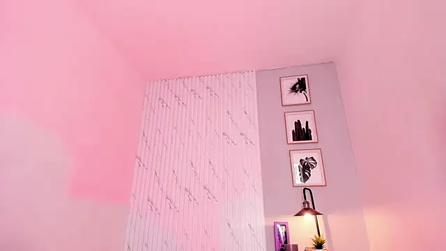 Snapshot of megan-wells chatting on December 24, 2024, 6:06 pm megan-wells online show from December 24, 2024, 6:06 pm