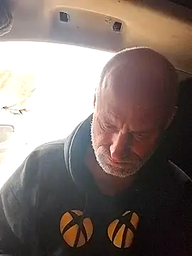 FloppyPickle4u online show from March 6, 2025, 12:32 am