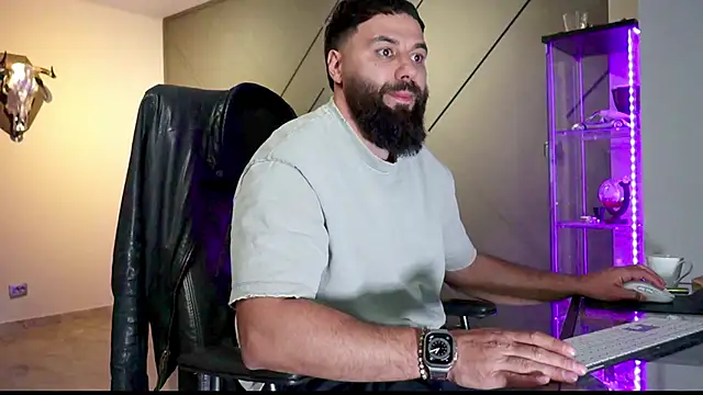 mattmasterss online show from March 21, 2025, 8:50 pm