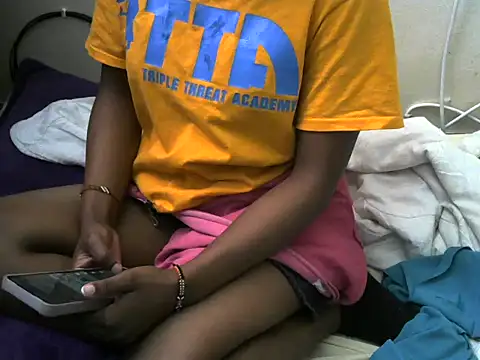 Ma-yolo001 online show from November 21, 2025, 9:30 am