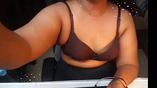 Arushisingh8888 online show from April 15, 2026, 2:57 pm