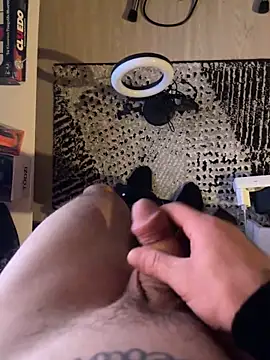 Snapshot of Antonio_Vatooo chatting on January 1, 2025, 12:21 am Antonio Vatooo online show from January 1, 2025, 12:21 am