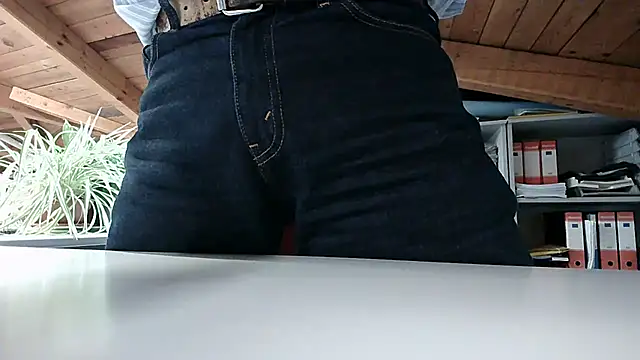 TWENTYONE0021 online show from January 16, 2025, 5:12 pm