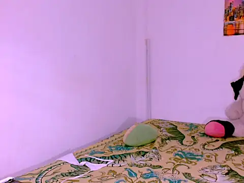 latinhot9631 online show from October 9, 2025, 11:25 pm