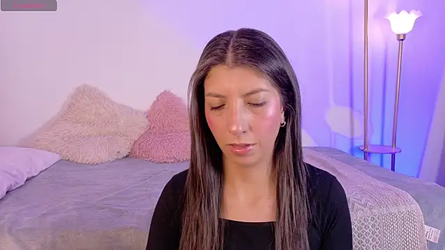 Snapshot of Megannklein chatting on April 16, 2026, 2:45 am Megannklein online show from April 16, 2026, 2:45 am