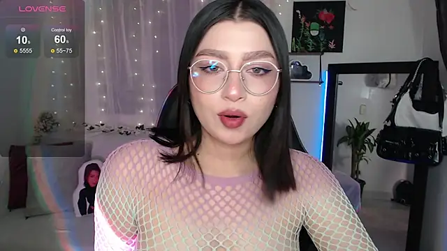 mily thomson b  online show from September 30, 2025, 1:54 am