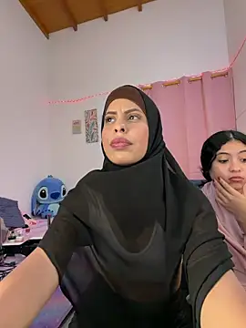 JannaNader12 online show from May 19, 2026, 11:33 pm