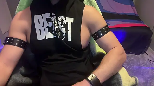 Snapshot of KinkyPlayerrr chatting on February 23, 2025, 8:33 pm KinkyPlayerrr online show from February 23, 2025, 8:33 pm