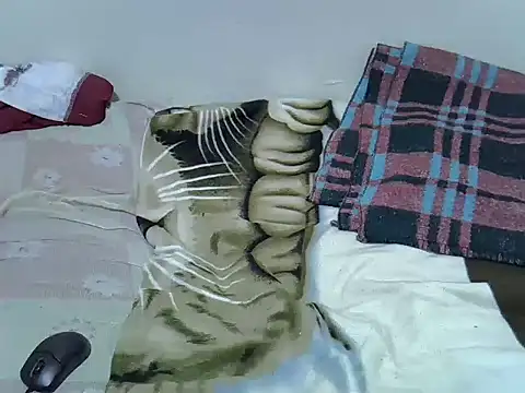 Snapshot of springly_love chatting on October 22, 2025, 11:21 am springly love online show from October 22, 2025, 11:21 am