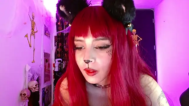 Snapshot of Kind_Scarlett chatting on October 10, 2025, 6:45 am Kind Scarlett online show from October 10, 2025, 6:45 am