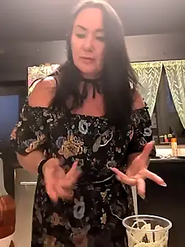 Snapshot of KinkyLittleWitch chatting on July 8, 2026, 10:03 pm KinkyLittleWitch online show from July 8, 2026, 10:03 pm