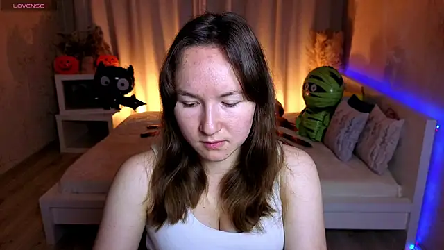 Little doll meow online show from October 30, 2025, 2:46 am