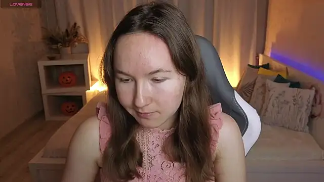 Little doll meow online show from November 12, 2025, 2:56 am