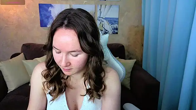 Little doll meow online show from November 19, 2025, 3:17 am