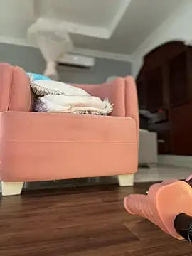 emiss  online show from March 13, 2025, 3:17 pm