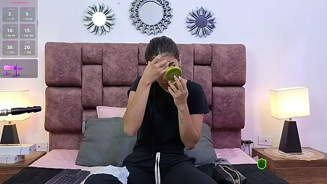 MontVta online show from December 2, 2025, 12:10 pm