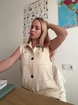 Snapshot of streetdoll chatting on February 4, 2025, 7:40 am streetdoll online show from February 4, 2025, 7:40 am