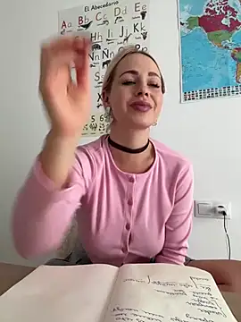 Snapshot of streetdoll chatting on February 7, 2025, 11:01 am streetdoll online show from February 7, 2025, 11:01 am