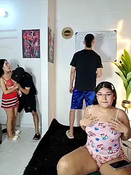 royalgirls x online show from February 27, 2026, 2:00 am