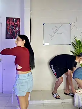 royalgirls x online show from March 17, 2026, 1:10 am