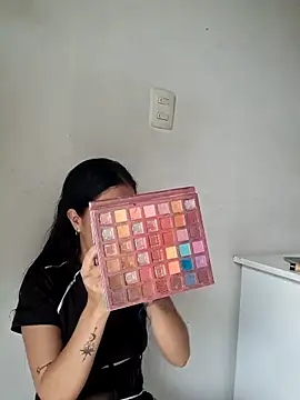 royalgirls x online show from March 31, 2026, 9:15 pm