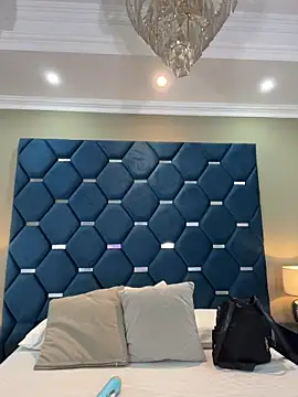 ThaniaJones online show from February 15, 2026, 12:03 pm