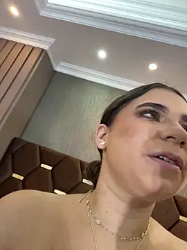 ThaniaJones online show from April 8, 2026, 11:43 am