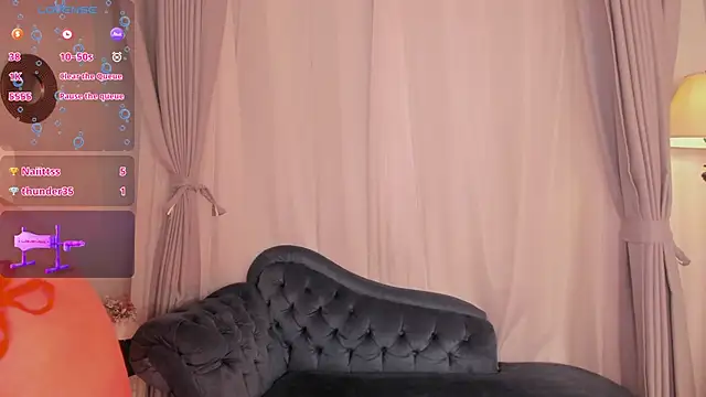 Snapshot of Kloe_Raize chatting on February 12, 2025, 2:03 am Kloe Raize online show from February 12, 2025, 2:03 am