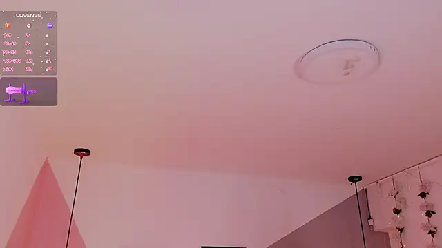 Snapshot of Kloe_Raize chatting on February 21, 2025, 10:37 pm Kloe Raize online show from February 21, 2025, 10:37 pm