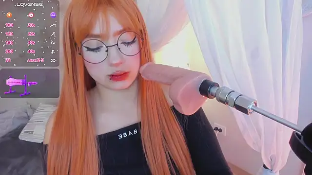 Snapshot of Kloe_Raize chatting on October 25, 2025, 11:32 pm Kloe Raize online show from October 25, 2025, 11:32 pm